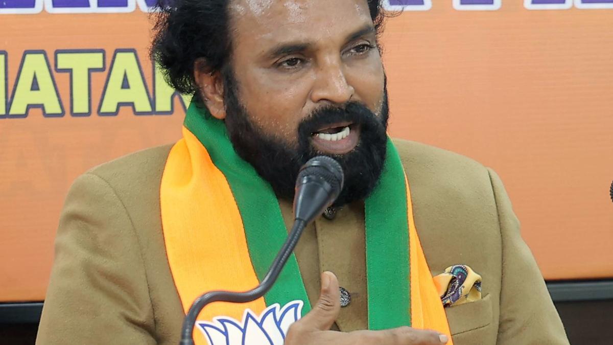Mid-term elections likely in Karnataka before Dasara, says BJP leader Sriramulu