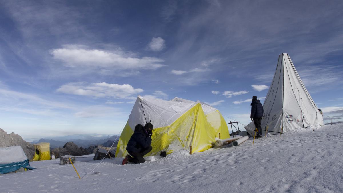 El Nino could doom Indonesia's rare tropical glaciers by 2026