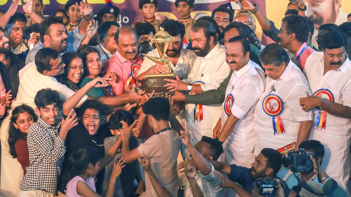 Kalolsavam| Kannur takes the gold cup home after 23 years