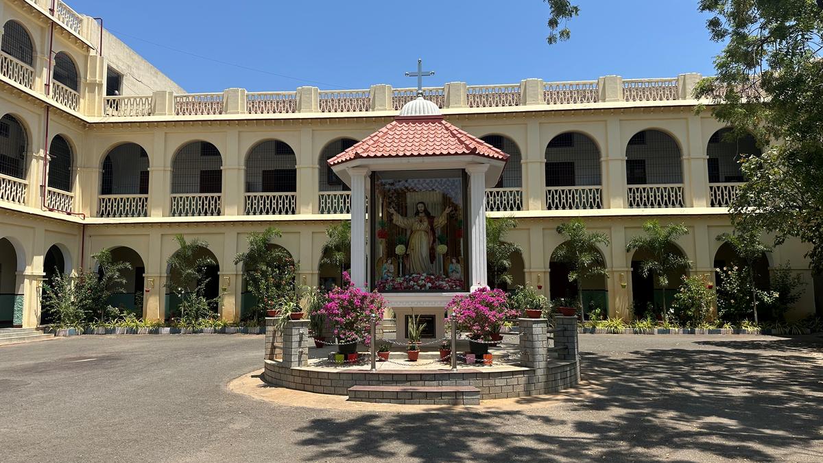 Holy Angels alumni association celebrates silver jubilee