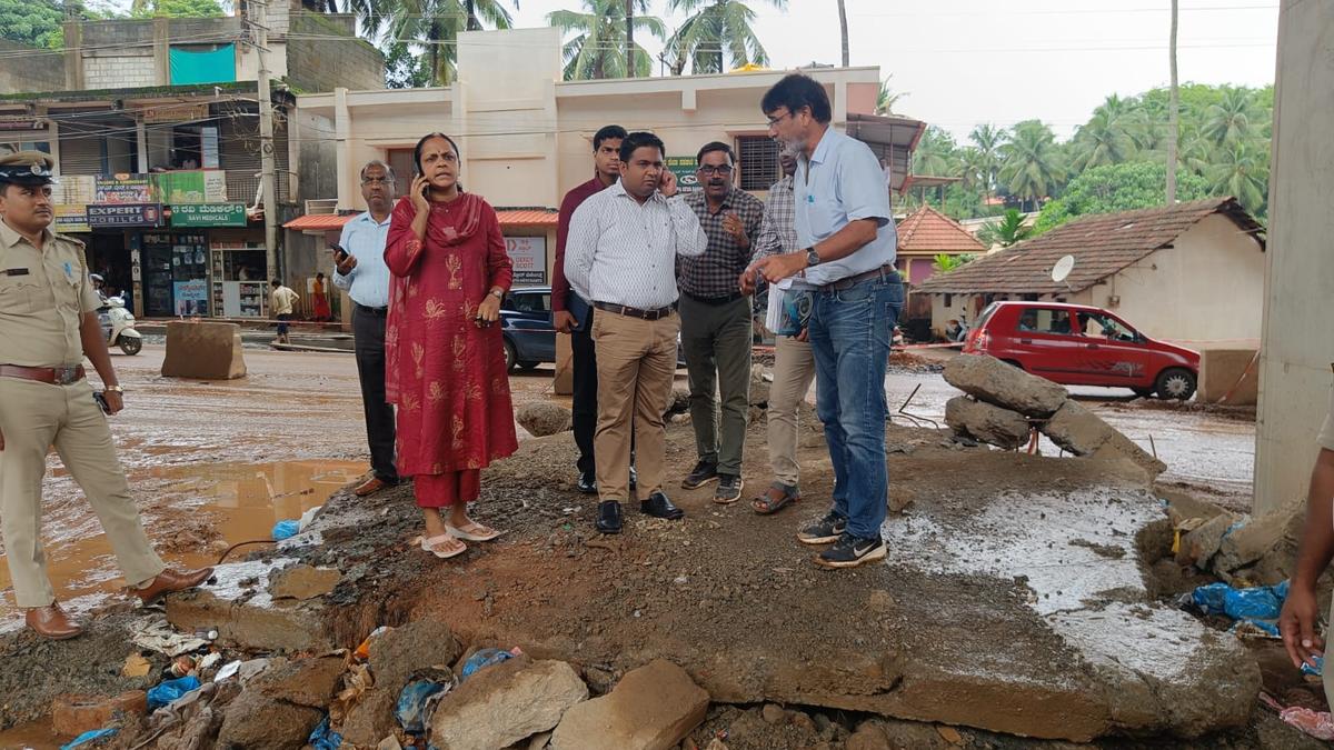 DC visits Kalladkka flyover area, instructs NHAI to make service roads motorable