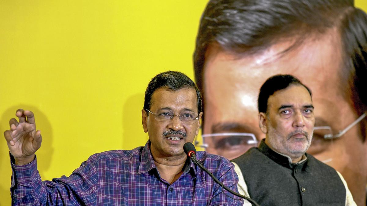 Kejriwal says Gujarat govt stopped him from meeting jailed farmers