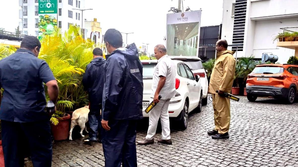 Two hotels in Tirupati get hoax bomb threat mails