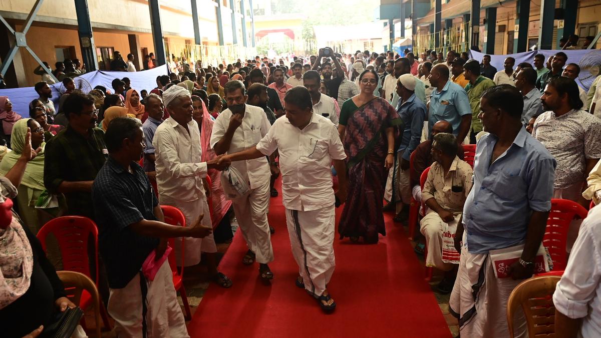 Theera Sadassu seeks solutions for issues of coastal people