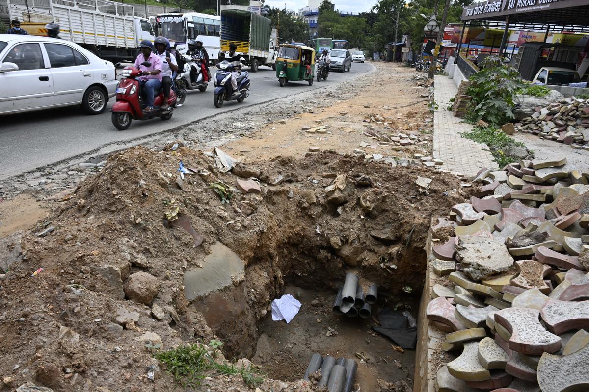 The half-finished repair work poses a danger to motorists on Dr. Vishnuvardhan at Uttarahalli in Bengaluru. 