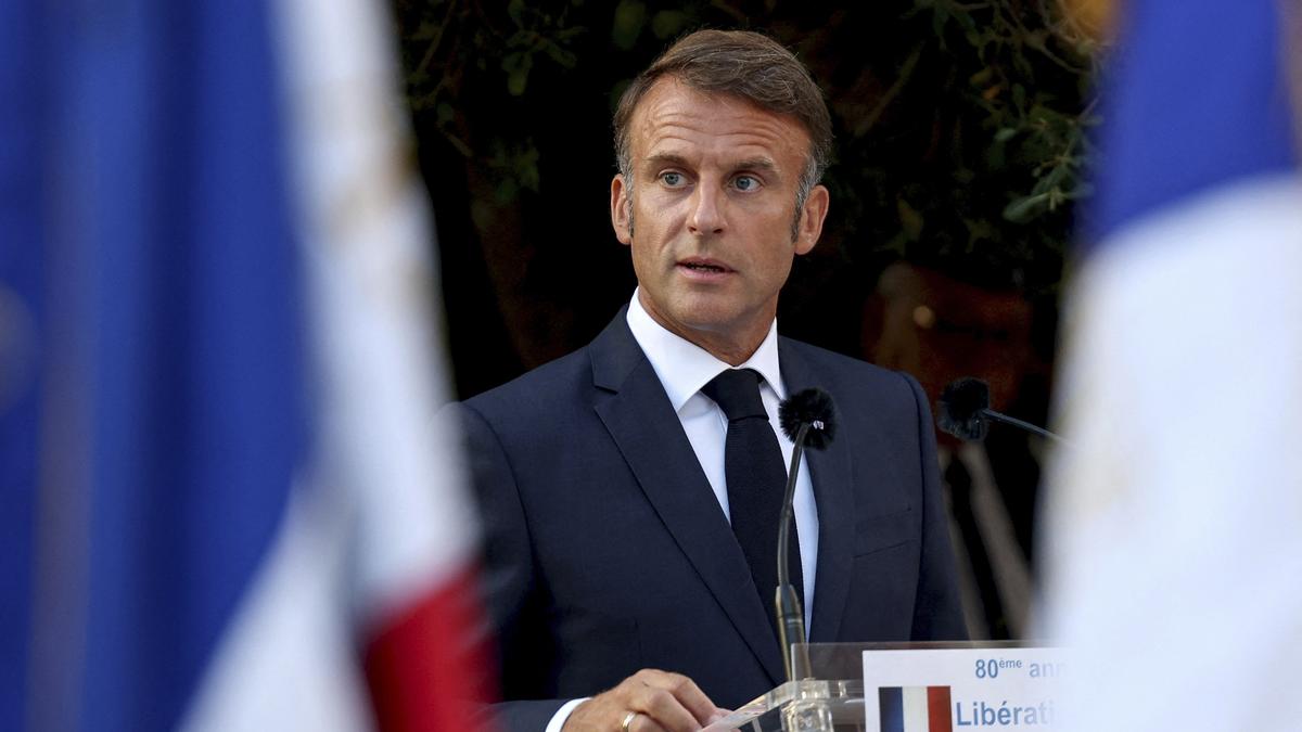 France’s Macron holds talks with key political players in a bid to form new government