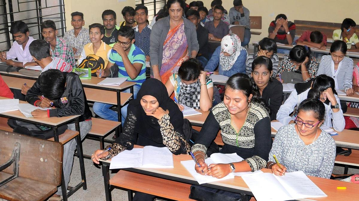 PU student-lecturer ratio far above CBSE norms: MLC