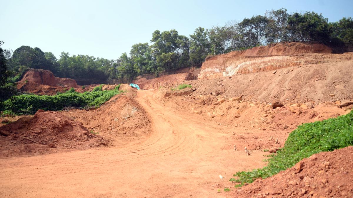 Soil mining triggers public outrage at Pozhikkavukunnu
