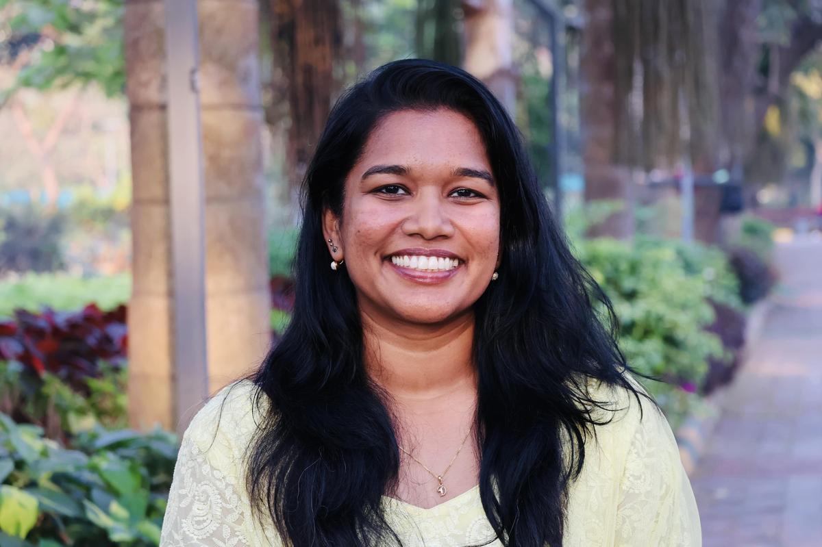 Divya Surepalli dari Visakhapatnam, skydiver wanita sipil berlisensi pertama di Andhra Pradesh.