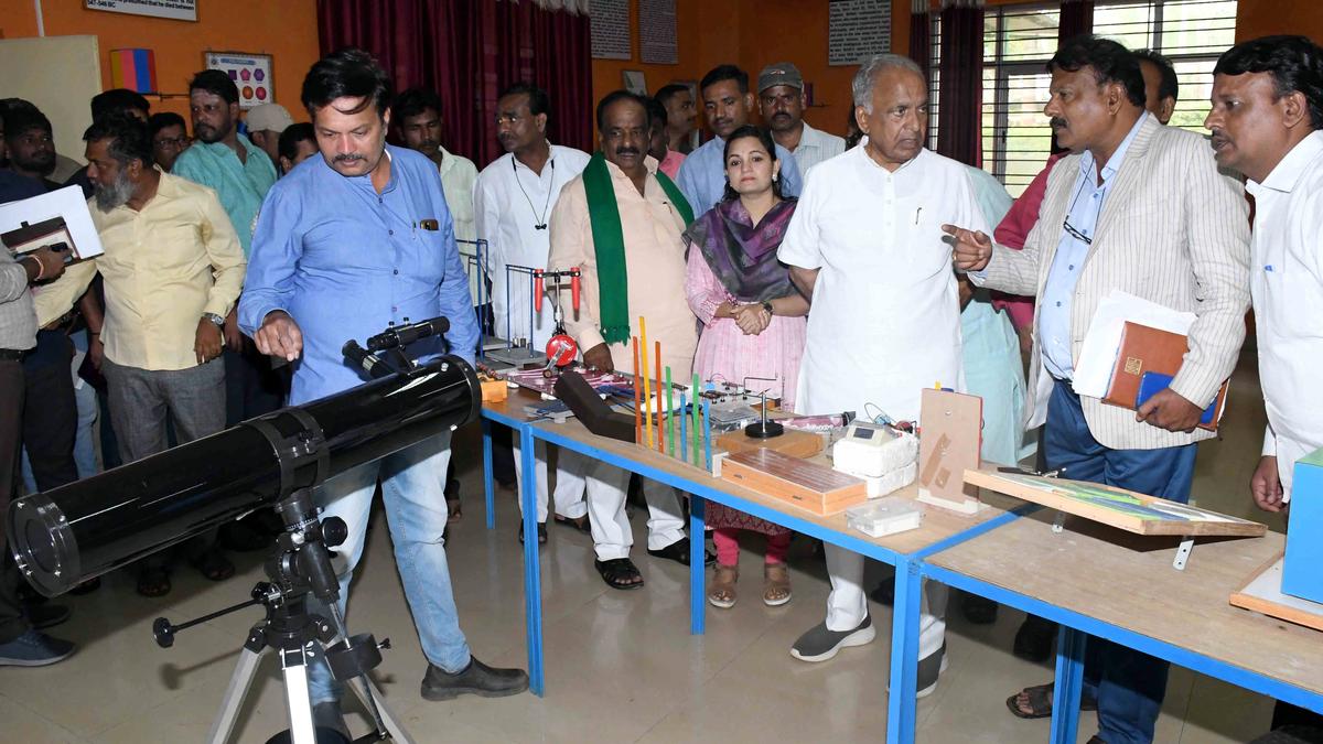 Minister asks officials to expedite work on hi-tech planetarium in Dharwad Science Centre