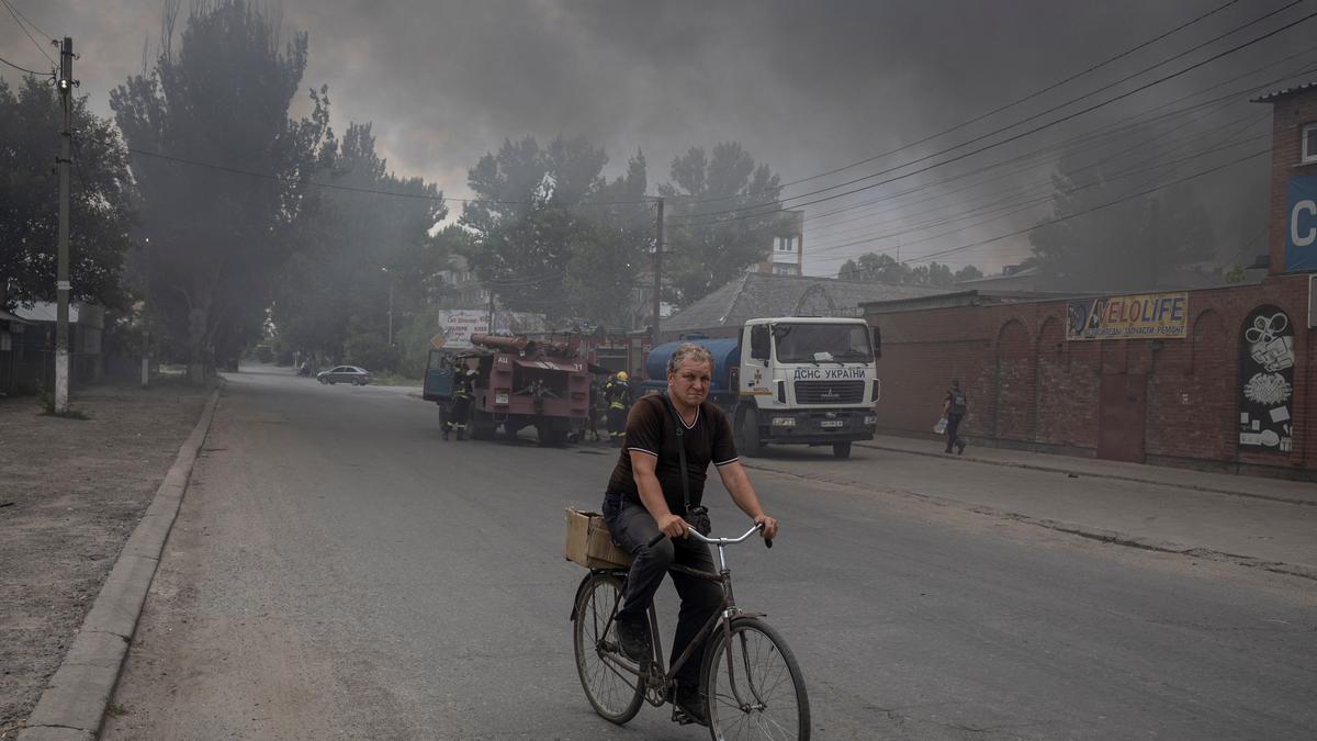 Russia-Ukraine crisis live updates | Seven killed as Russia pounds eastern Ukraine region of Donetsk