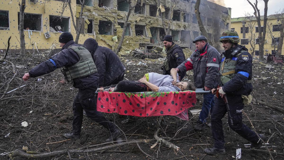 AP image of Mariupol hospital attack wins World Press Photo
