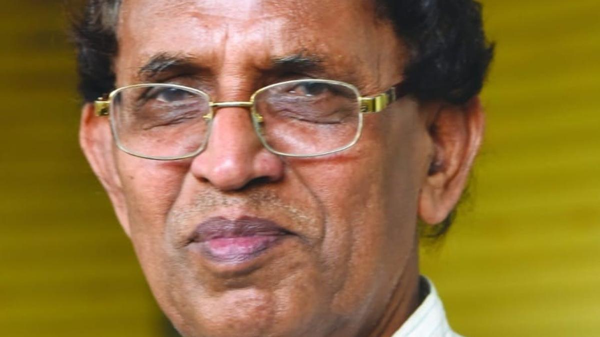 Writer Vamana Nandavara passes away