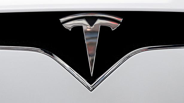 California regulator claims Tesla falsely advertised Autopilot, Full Self-Driving features