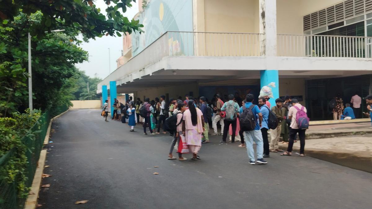 MRTS passengers in a spot as MTC withdraws special services from Chintadripet