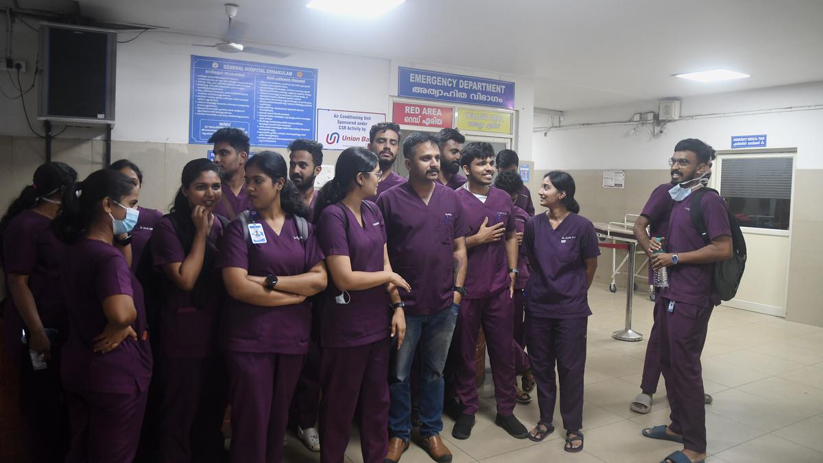 Le courage sous le feu des critiques : les nombreux obstacles que les diplômés étrangers en médecine du Kerala doivent franchir