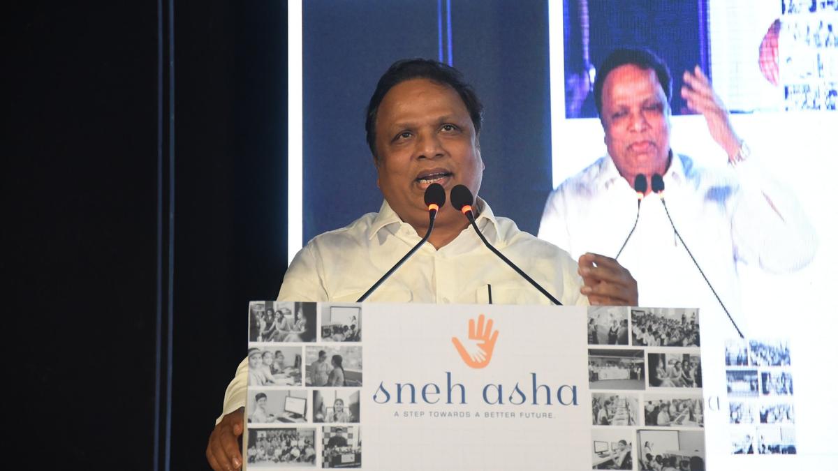 प्रयोगशील कलांसाठी महाराष्ट्रात शाहीर साबळे संशोधन केंद्राची स्थापना होणार