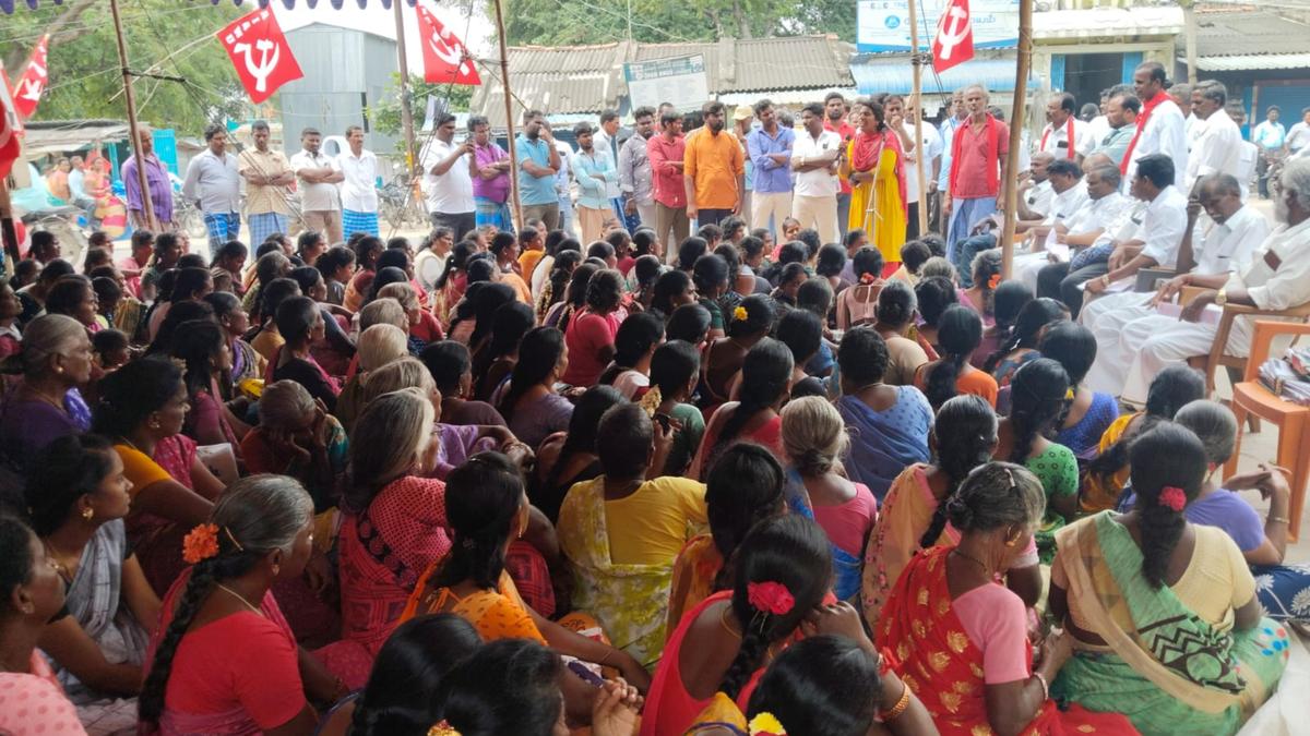 Agricultural workers stage protest