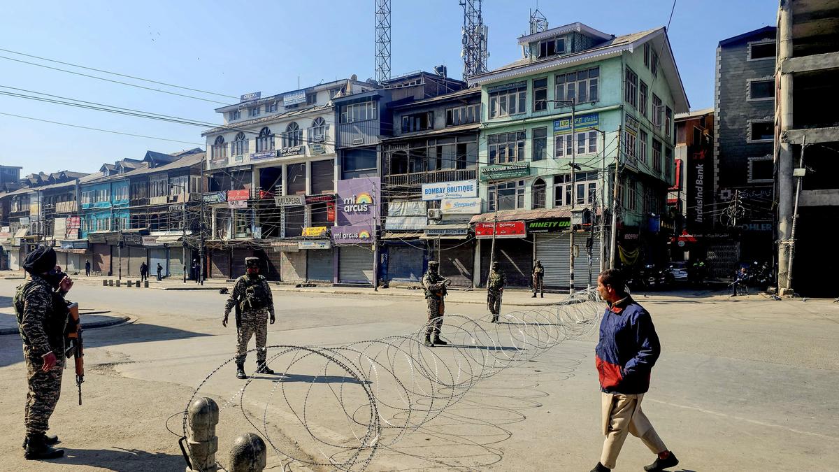 Transnational terror case: J&K Police's Counter Intelligence Wing carries out raids in three districts