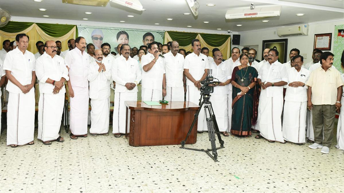 Edappadi K. Palaniswami inaugurates AIADMK’s Delhi office