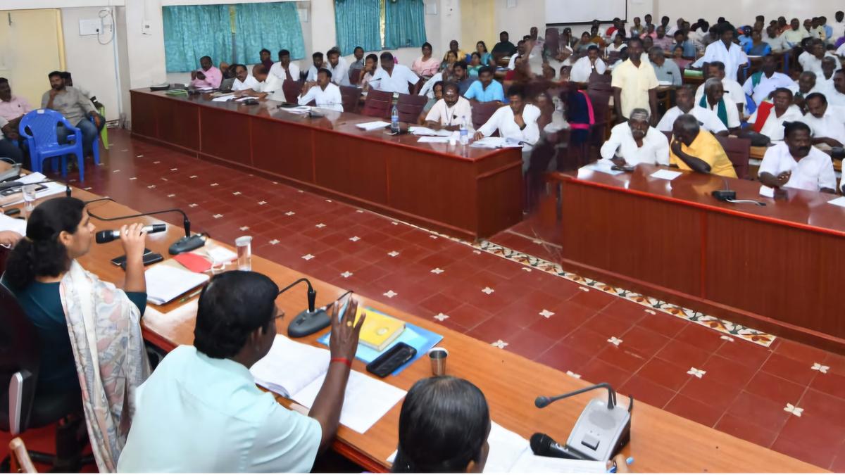 Farmers against lifting water from Vaigai for drinking water project for Kariapatti, Mallankinaru