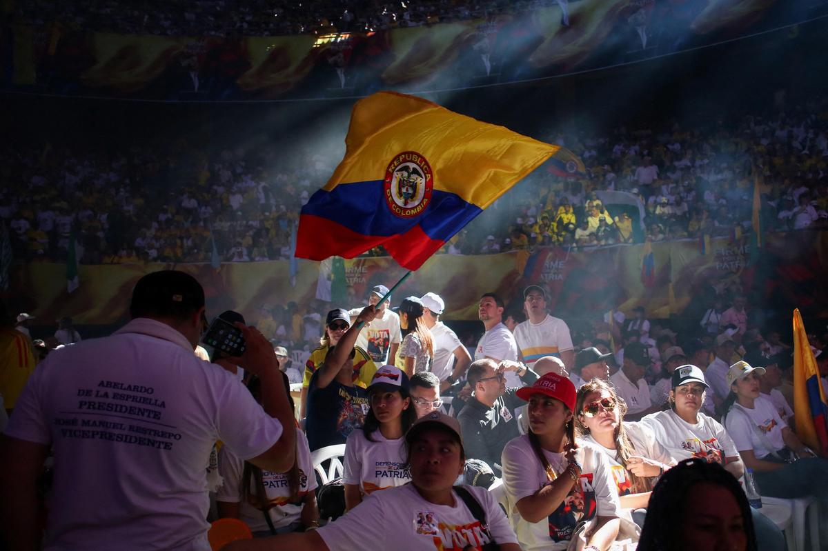 thehindu.com - Reuters - Colombian presidential candidates wrap up campaigns with big rallies
