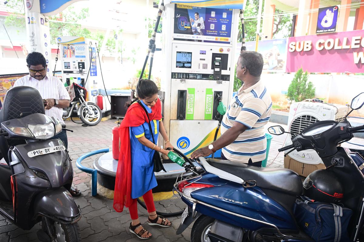 thehindu.com - V. Kamalakara Rao - Retail fuel breaches ₹115-mark in Andhra Pradesh as successive hikes pinch consumers