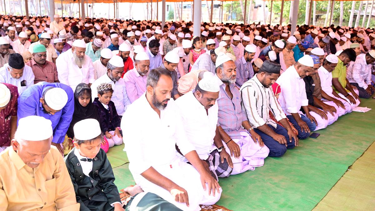 Special prayers mark Eid-ul-Fitr celebrations