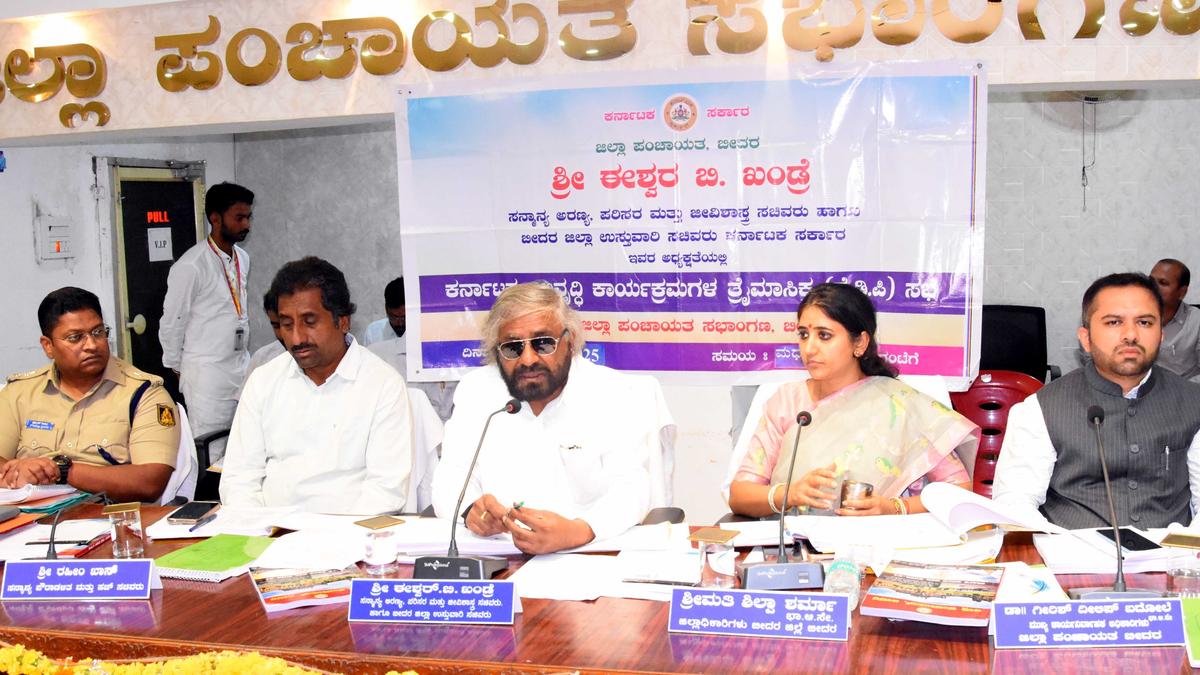 Minister vows serious action on fertilizer shortage, dilapidated school buildings, and poor quality of food in Bidar