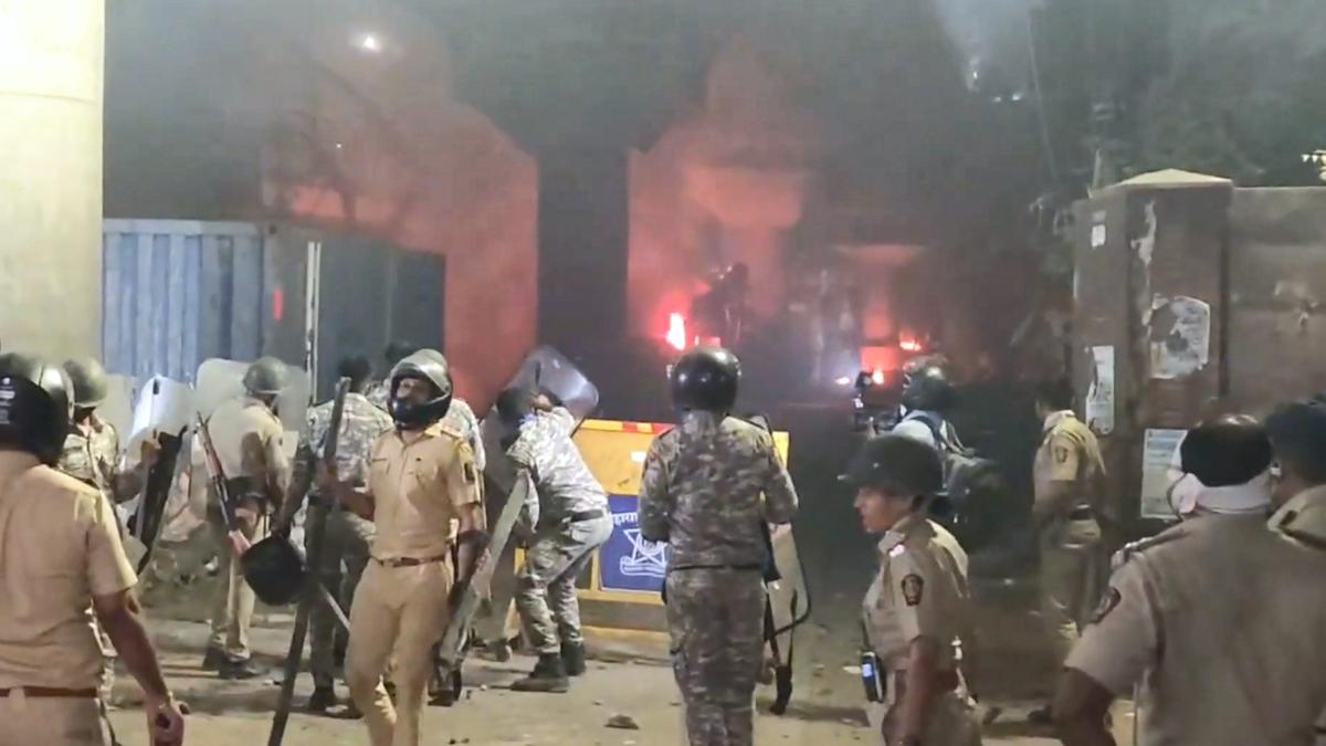 Nagpur violent clash LIVE updates: Violence erupts during Bajrang Dal, VHP protest for removal of Aurangzeb’s tomb 