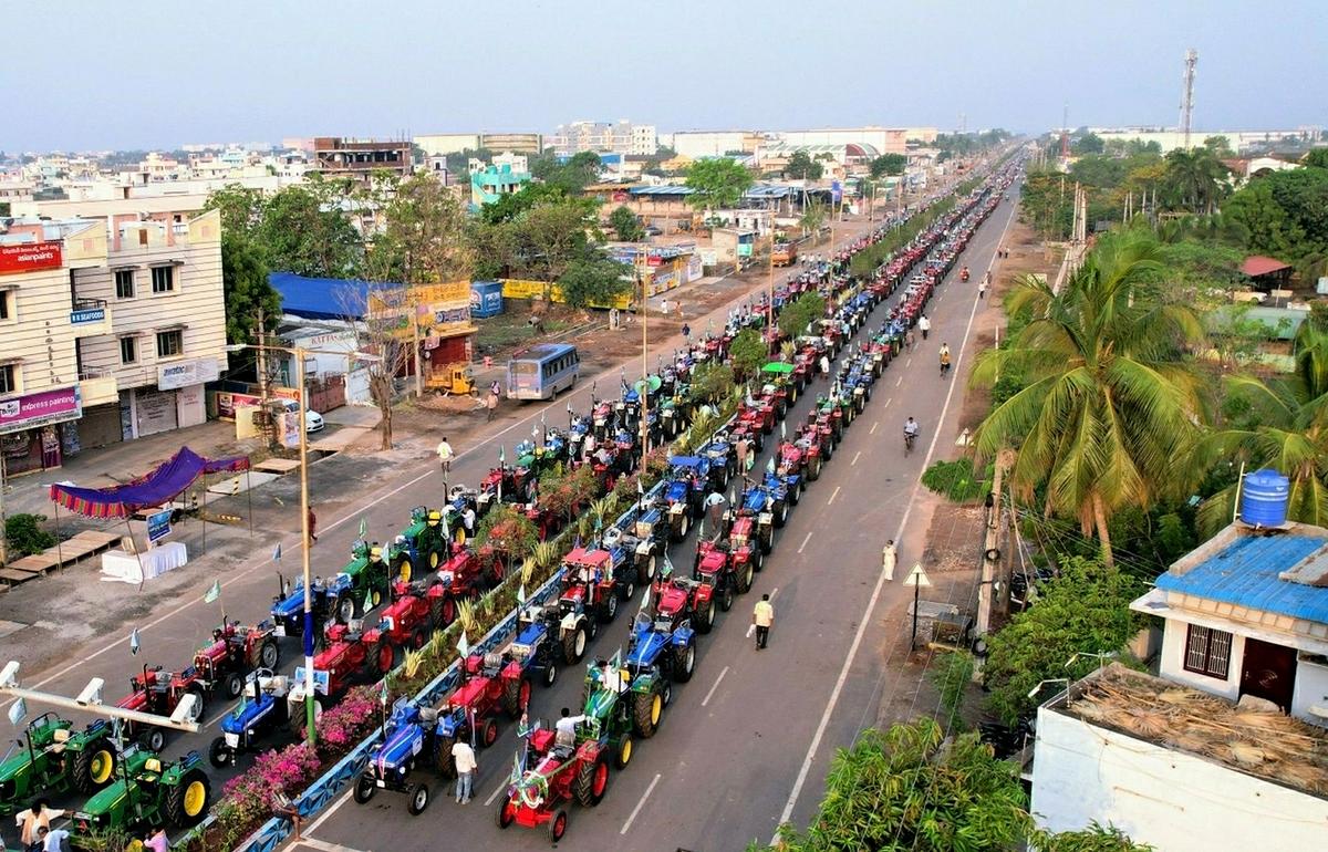 Andhra Pradesh Farmers given tractors, harvesters under YSR Yantra