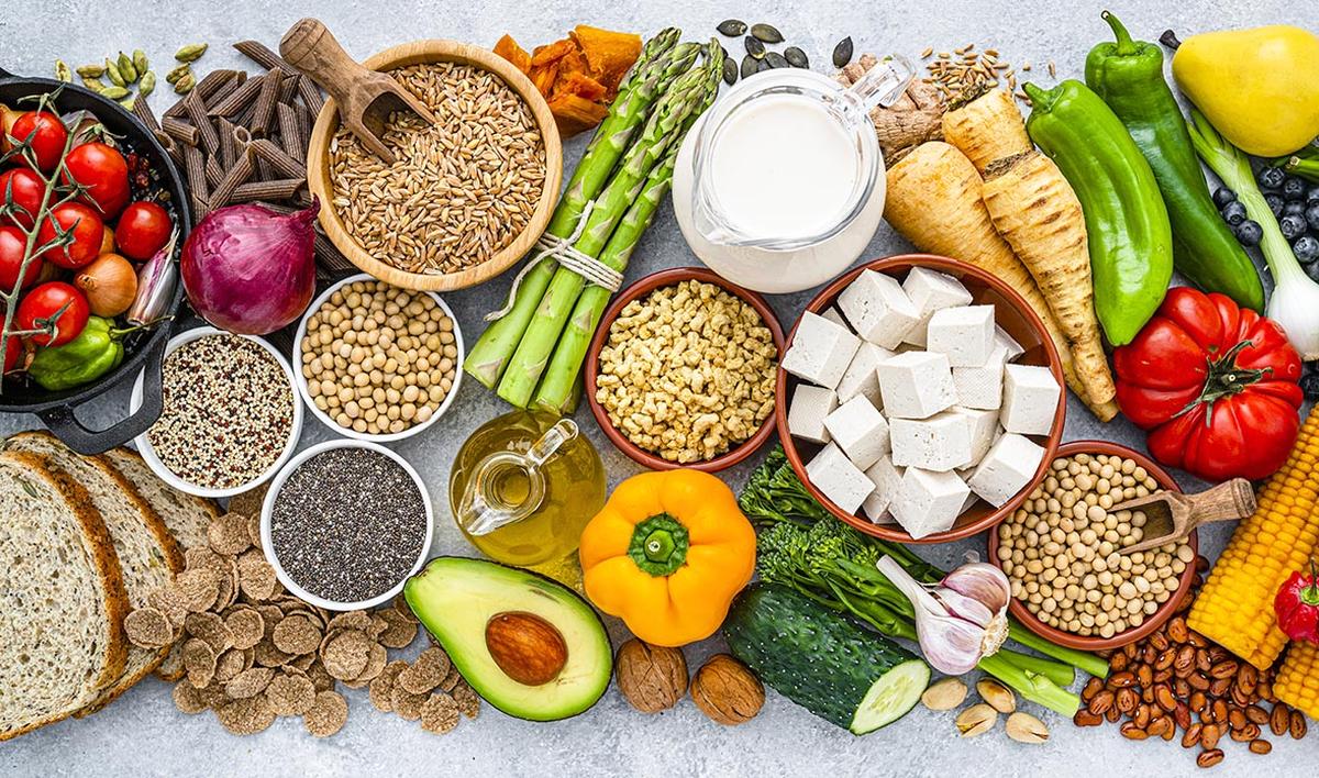Jack é um fã da dieta mediterrânea, cheia de muitos vegetais, frutas, nozes, sementes, grãos integrais, legumes, alguns peixes gordurosos e muito azeite Jack é um fã da dieta mediterrânea, cheia de muitos vegetais, frutas, nozes, sementes, grãos integrais, legumes, alguns peixes gordurosos e muito azeite