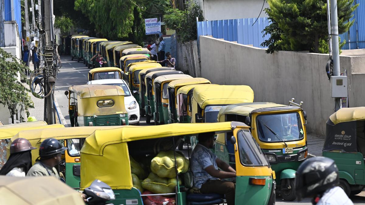 Lay siege to PM’s residence, says CM after auto drivers set deadline over LPG shortage issue