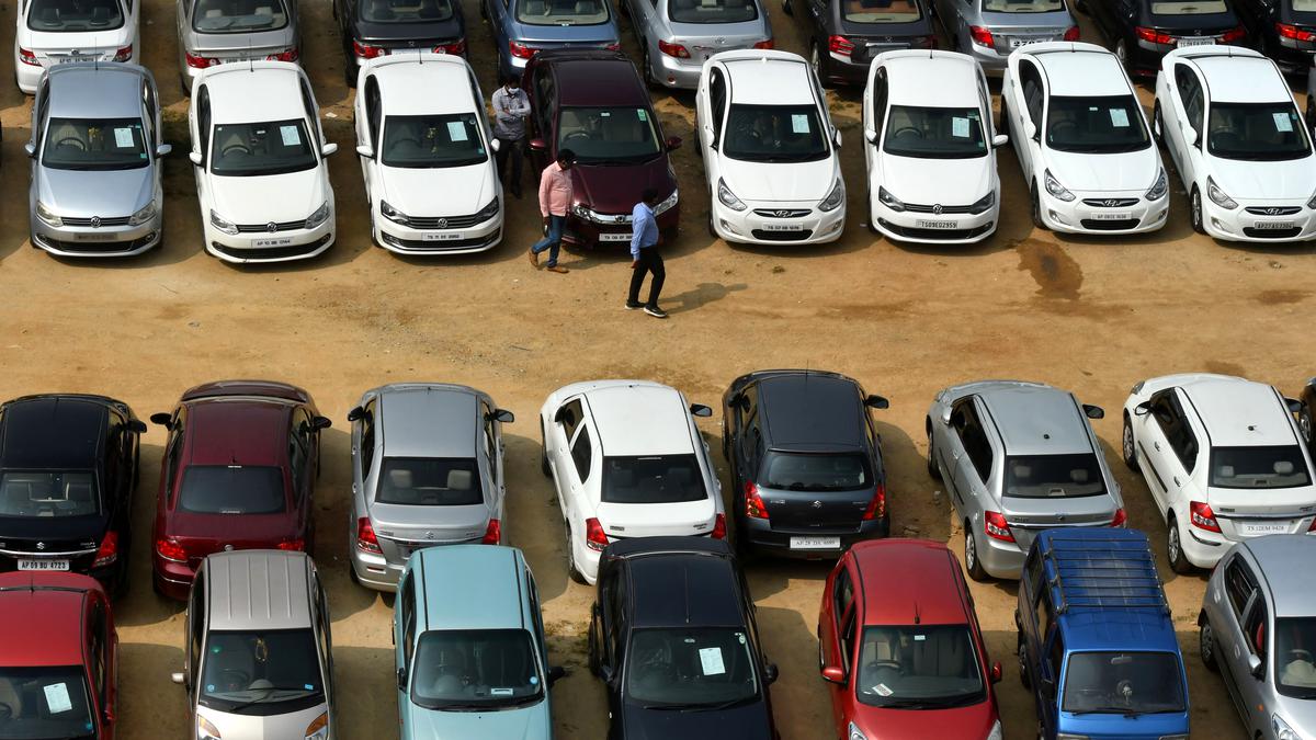 India automobile retail sales declined 8% in October: Industry data