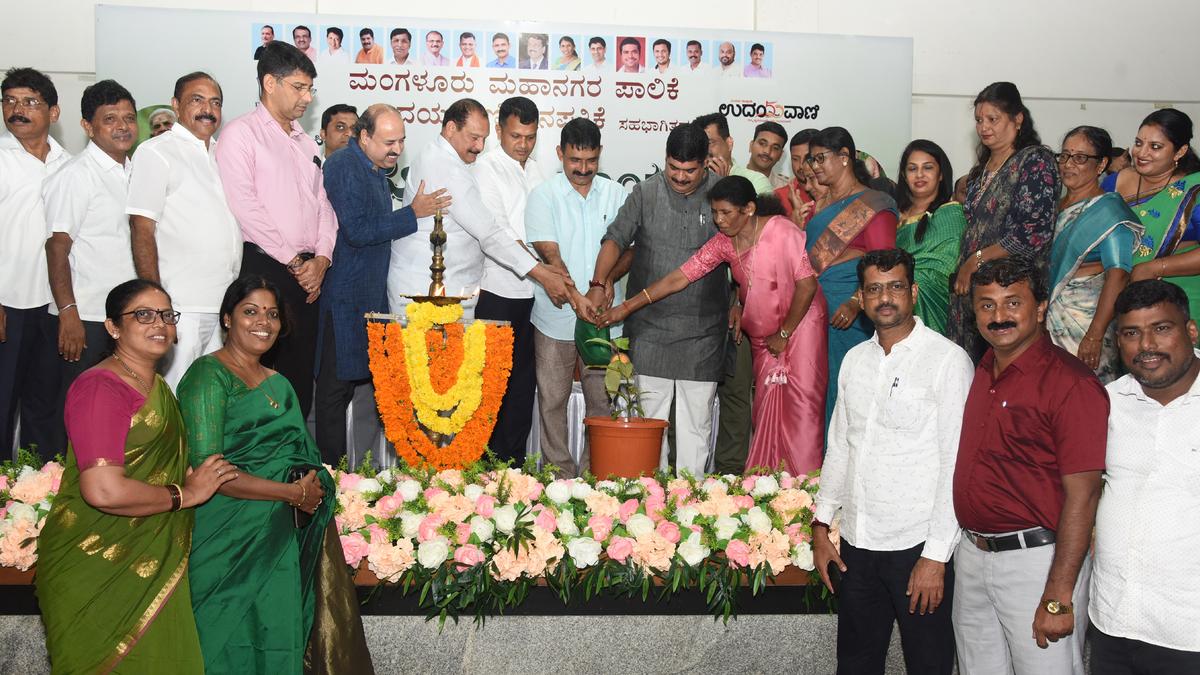 Mangaluru Mayor launches drive to plant 10,000 saplings