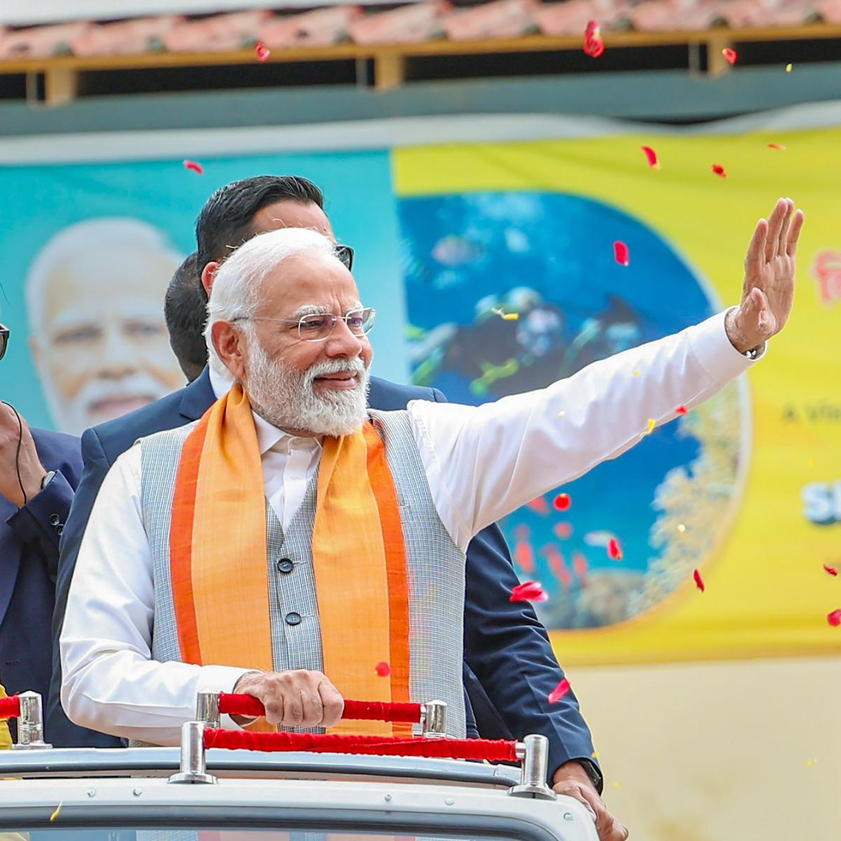 PM Modi goes snorkelling in Lakshadweep, calls it 'exhilarating