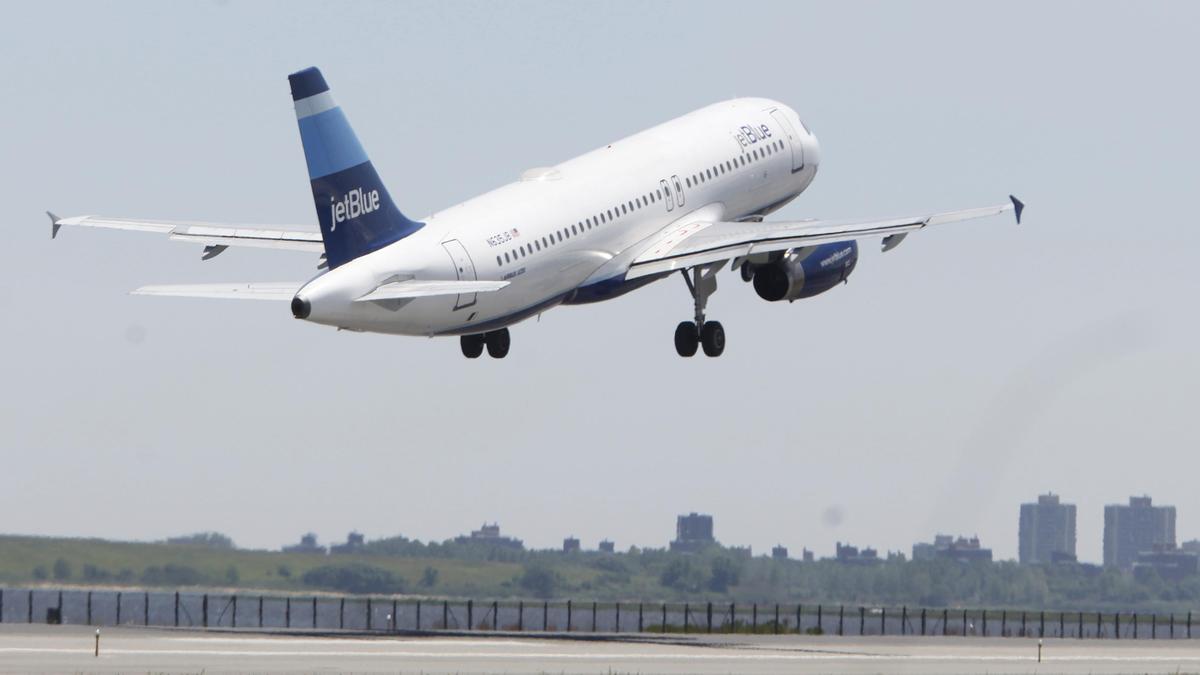 JetBlue flight near Venezuela avoids 'midair collision' with U.S. Air Force tanker