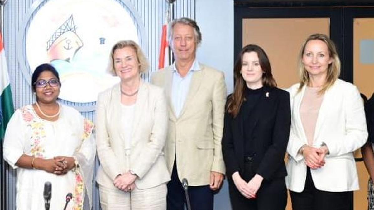 Norwegian Ambassador visits Vizag Port to explore Green Maritime initiatives