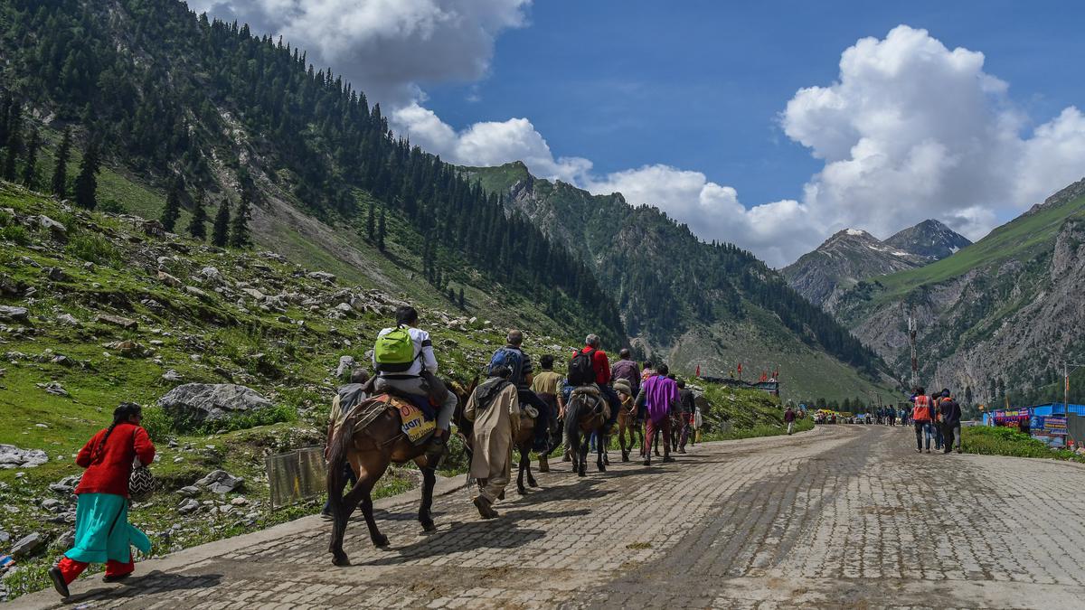 Amarnath Yatra suspended from Jammu due to inclement weather