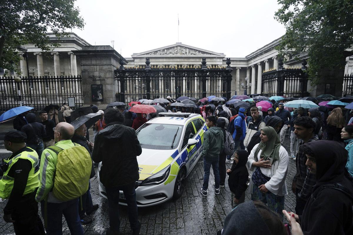 Man arrested in stabbing incident near British Museum in London - The Hindu