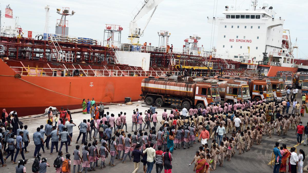 Visitors have a peek into working of VOC Port