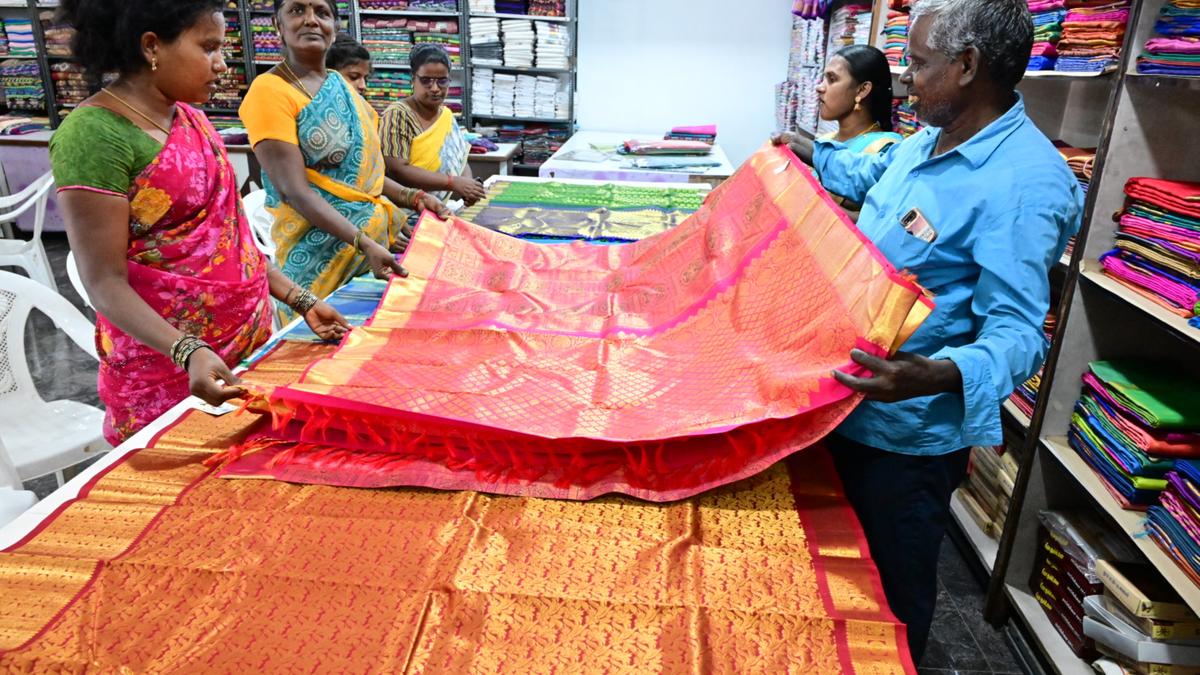 Co-optex annual Deepavali sale kicks off in Krishnagiri