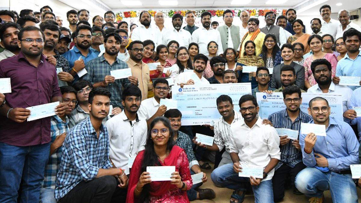 20 civils candidates who received Telangana govt’s ₹1 lakh assistance qualified in Civil Services Main exam-2024