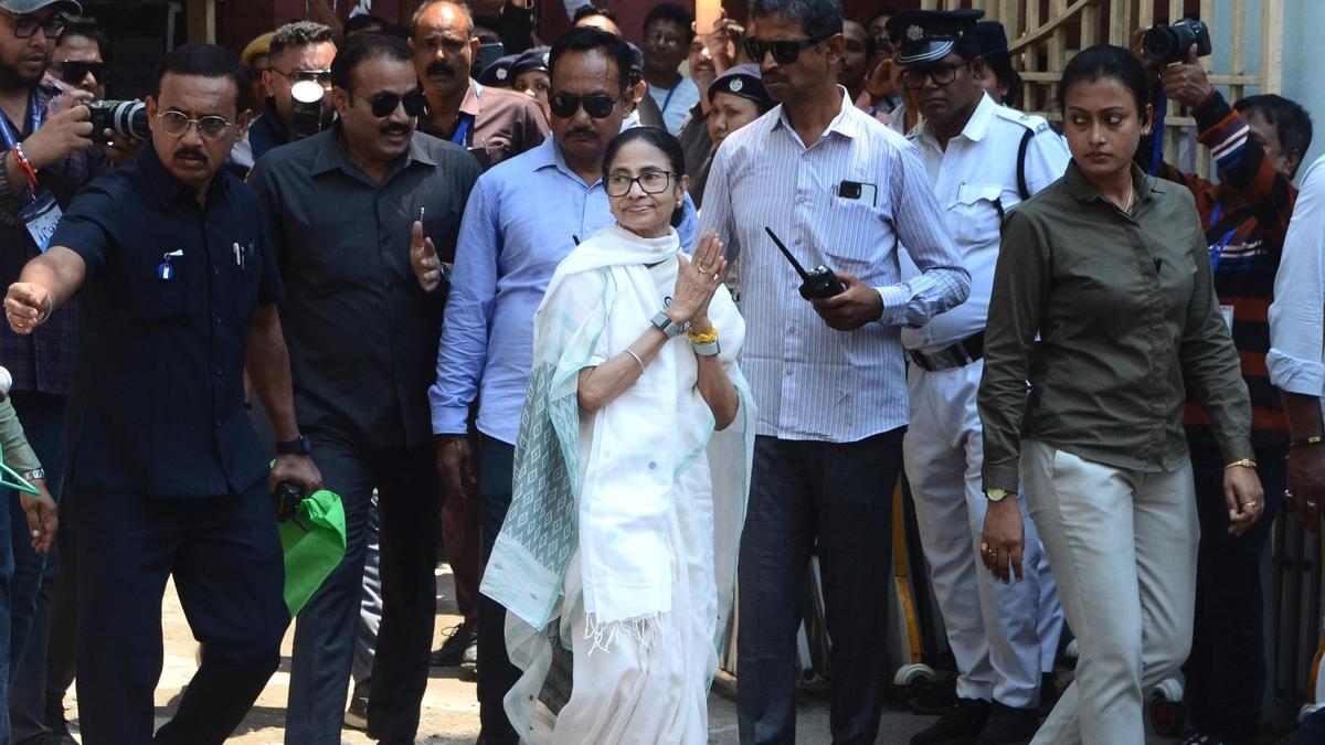 Mamata alleges BJP deleted 90 lakh names, warns of party's fall, accuses Shah of intimidation