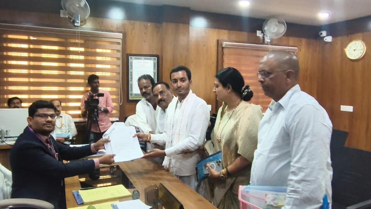 Bypolls: BJP ahead in candidate selection, Congress weighs options