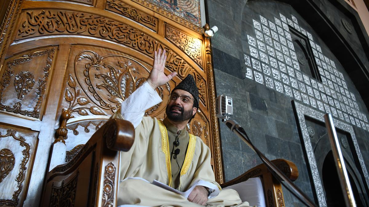 Hurriyat Conference asks Omar-led govt to reinstate employees fired over 'terror links'