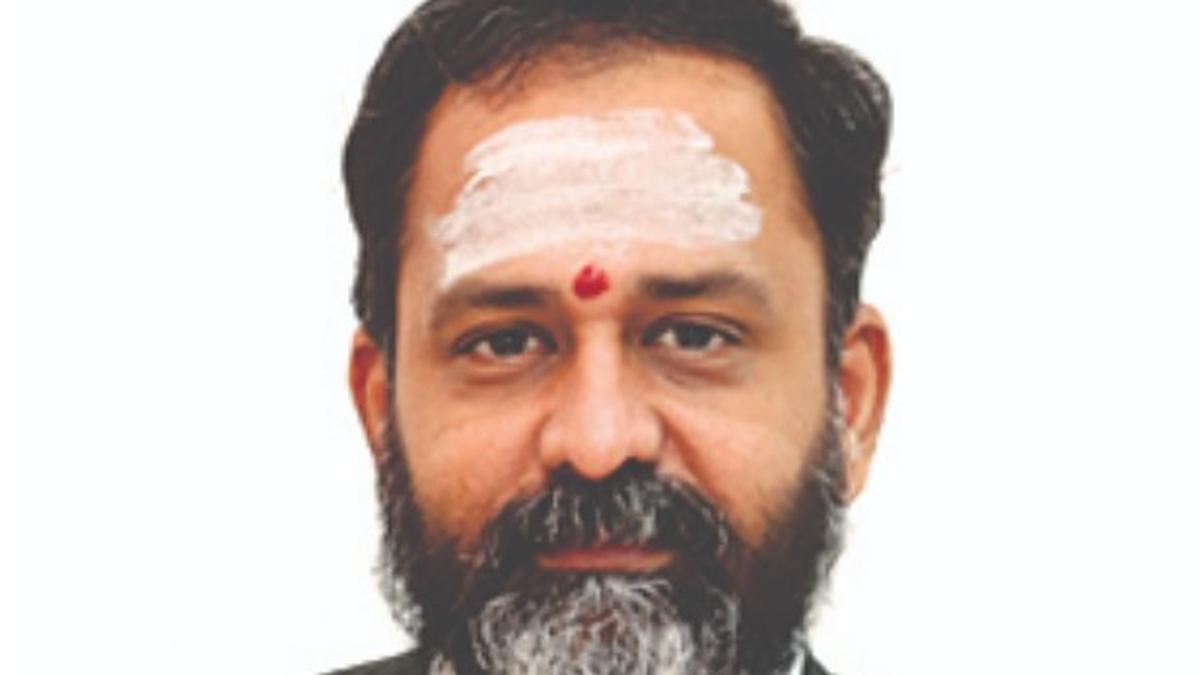 Judge, wife visit litigant’s bed-ridden father at home to find out his mental condition