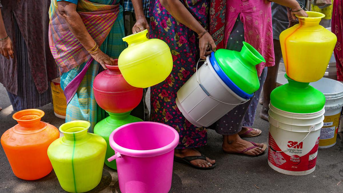 Bengaluru Water Crisis | 22 Families Fined For Using Potable Water For ...