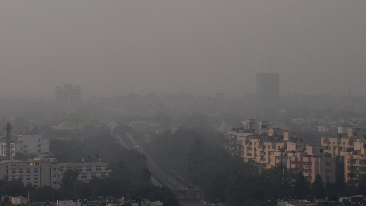 Crowdsourced devices help track air pollution as government monitors lag behind