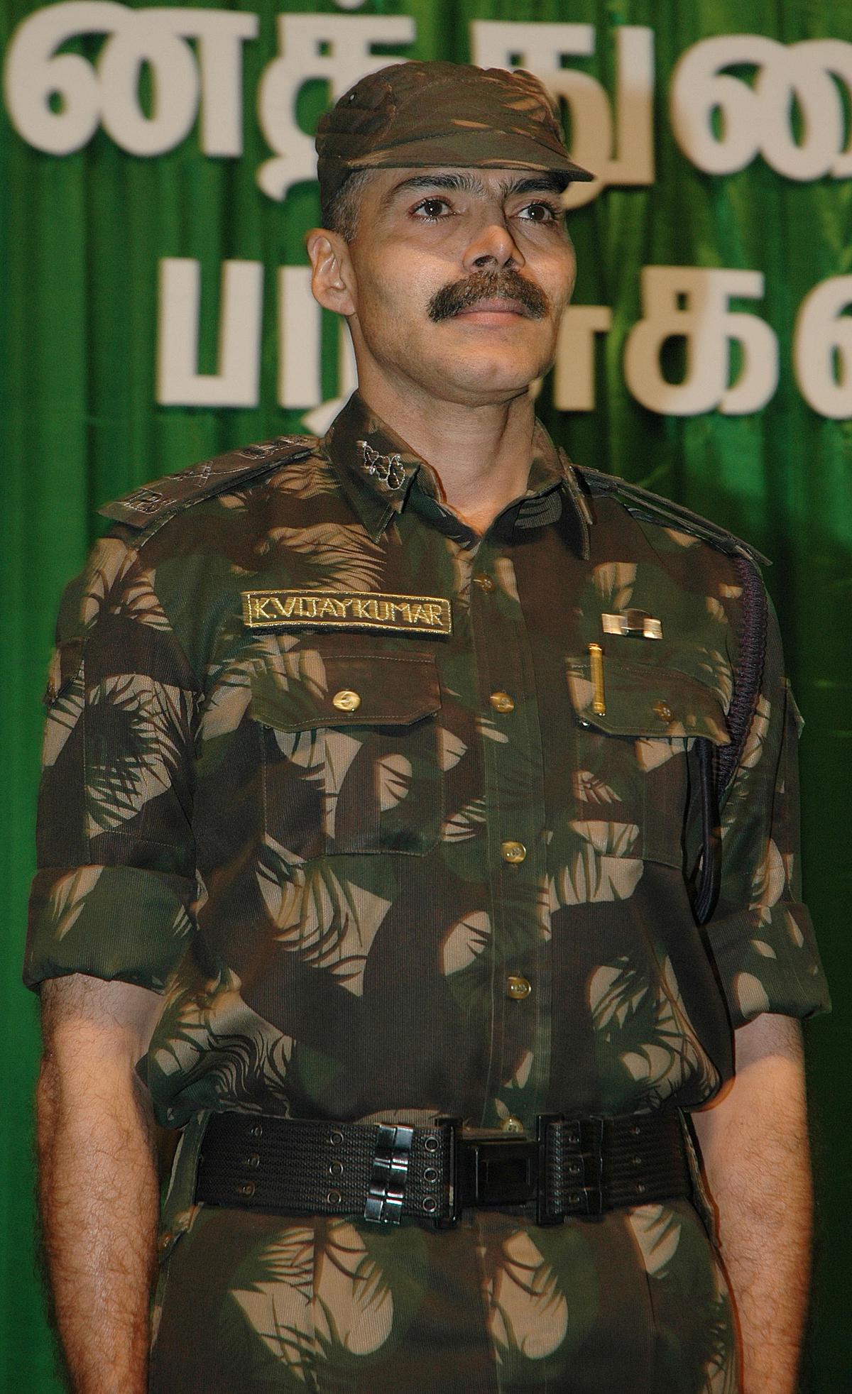 K Vijay Kumar at a felicitation function in Chennai on October 30, 2004. 